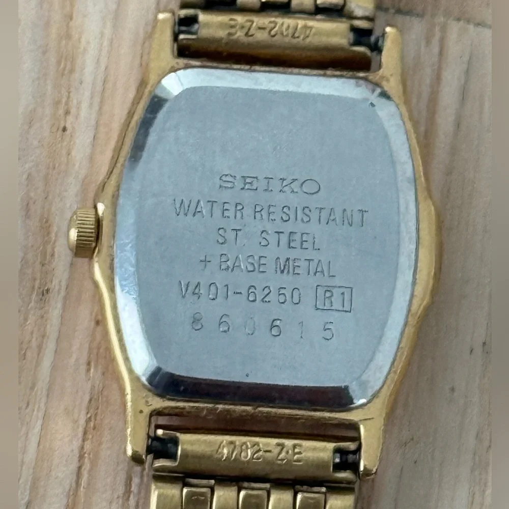 Seiko Vintage Ladies Watch Black Dial Gold-Tone Bracelet New Battery